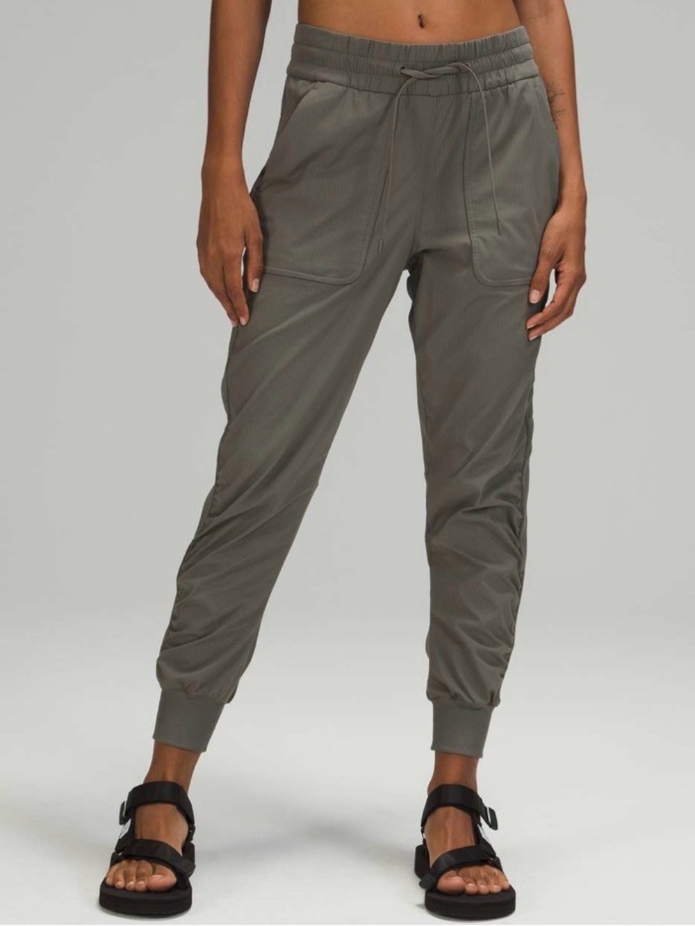 Lululemon Beyond the Studio 7/8 Jogger
Grey Sage